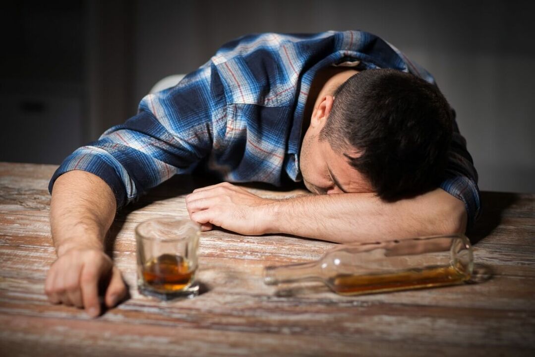 How do alcoholics quit drinking