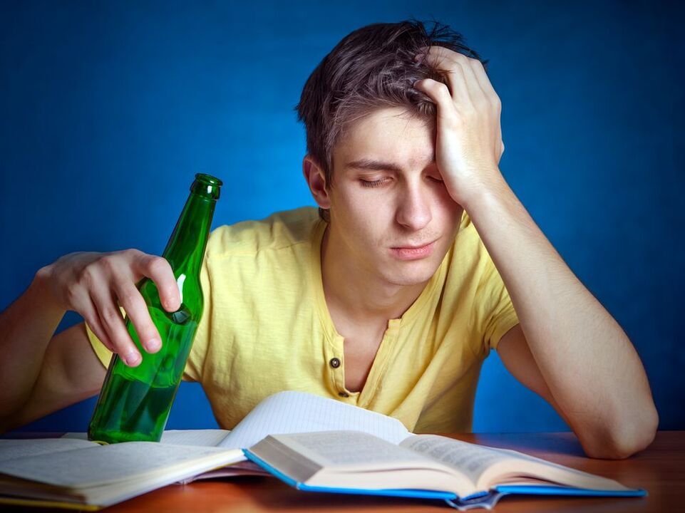 How a Tired Student Drinking Beer Can Stop Drinking